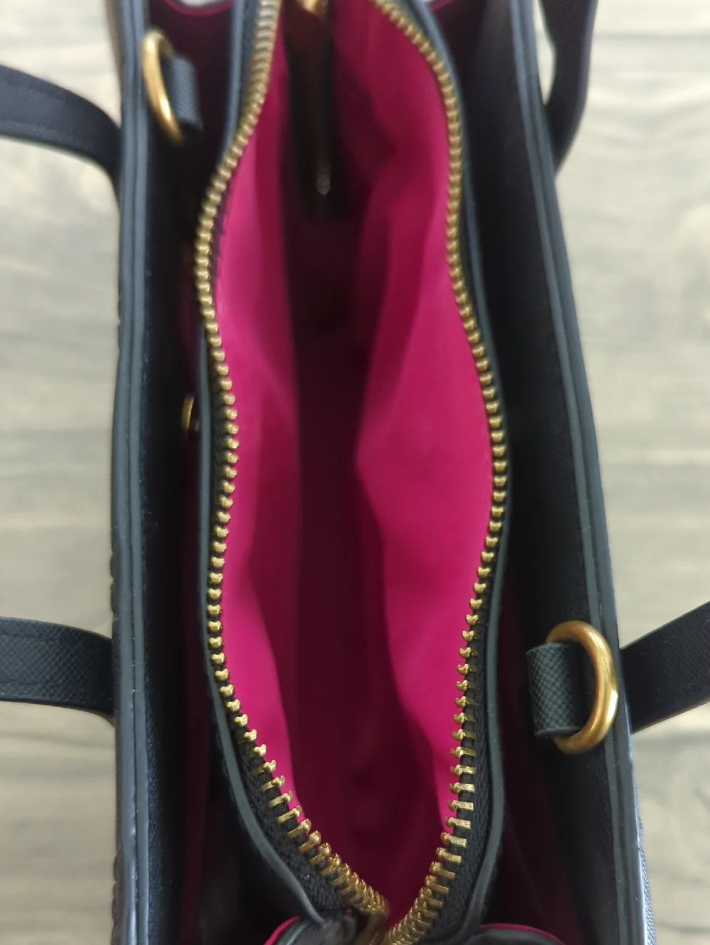 Betsey Johnson Black Embossed Skull Tote Bag - Picture 4 of 8